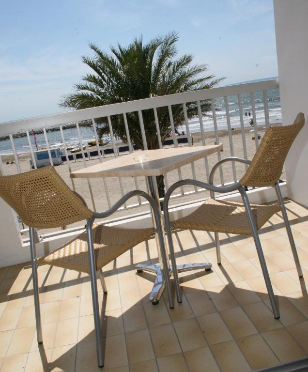 Hotel Restaurant Splendid Camargue Ле-Гро-дю-Руа Экстерьер фото